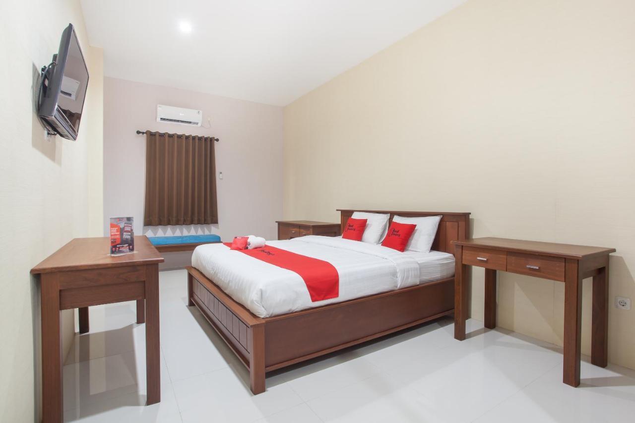 Reddoorz Near Universitas Wijaya Kusuma Surabaja Exteriér fotografie