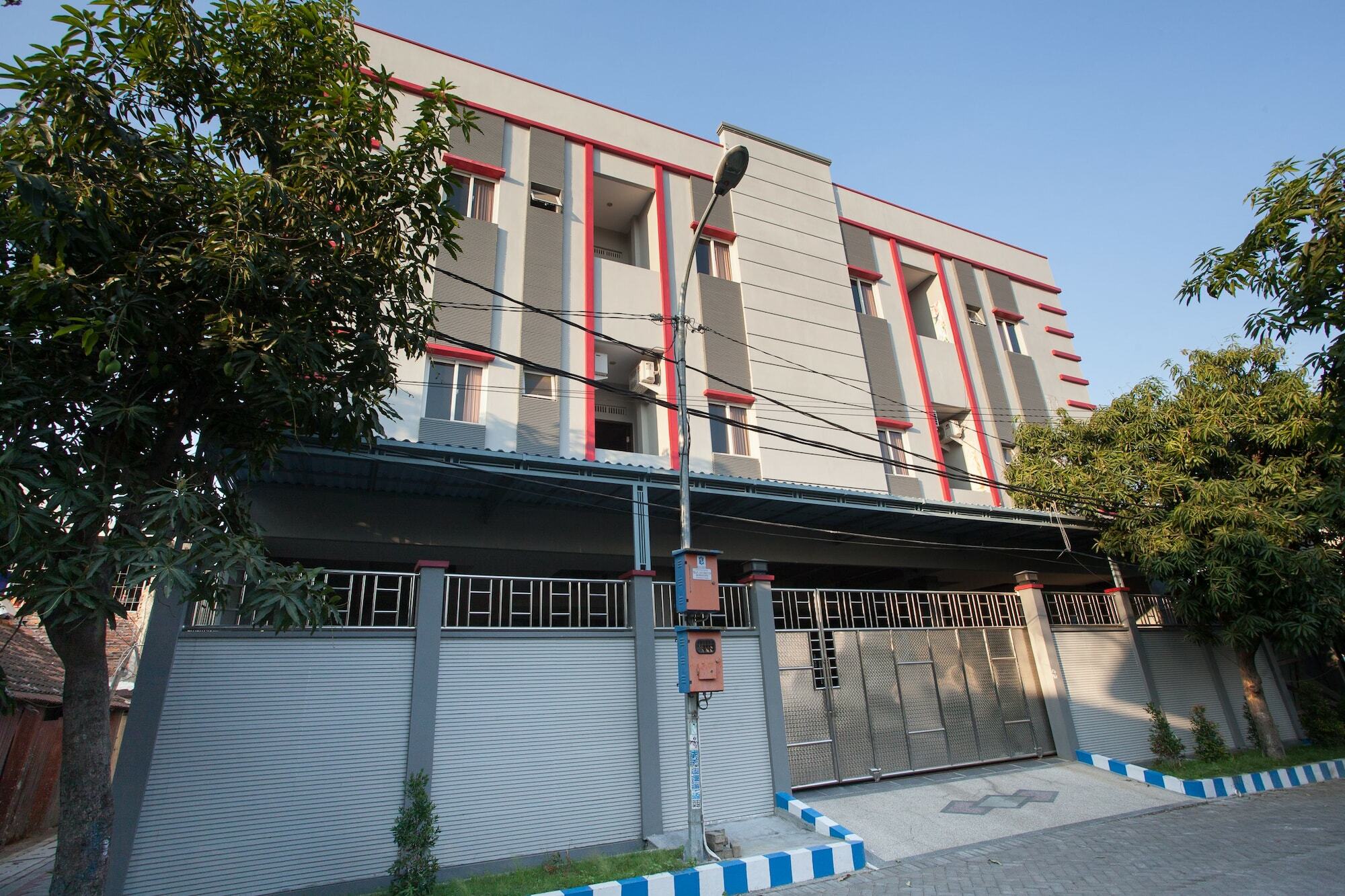 Reddoorz Near Universitas Wijaya Kusuma Surabaja Exteriér fotografie
